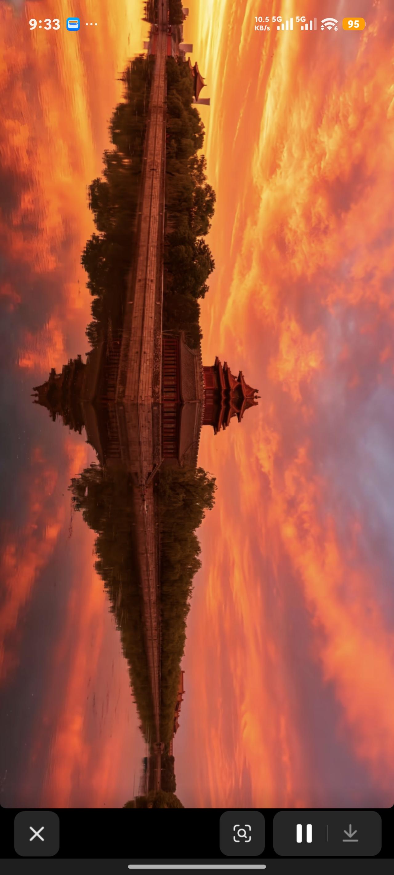 傍晚时分，白日喧嚣渐渐消散，一抬头便是那晚霞满天的美景。
夕阳挂在远山，余晖把天