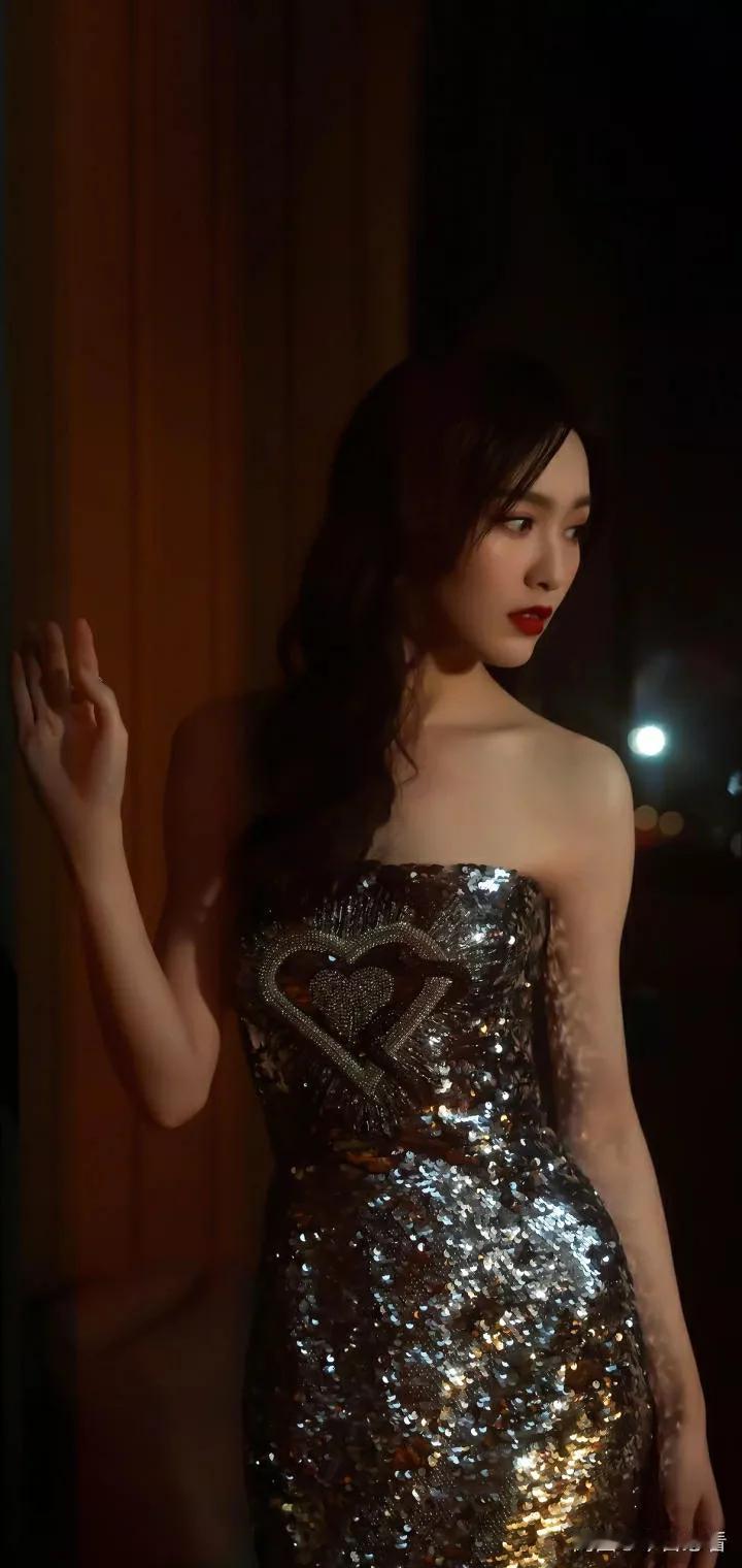 ✨晚宴红毯上的闪耀女神💃✨