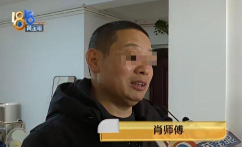 浙江，一男子奶奶临终前，悄悄告诉他，家里宅基地下埋着2坛子银元，少说也能值个60