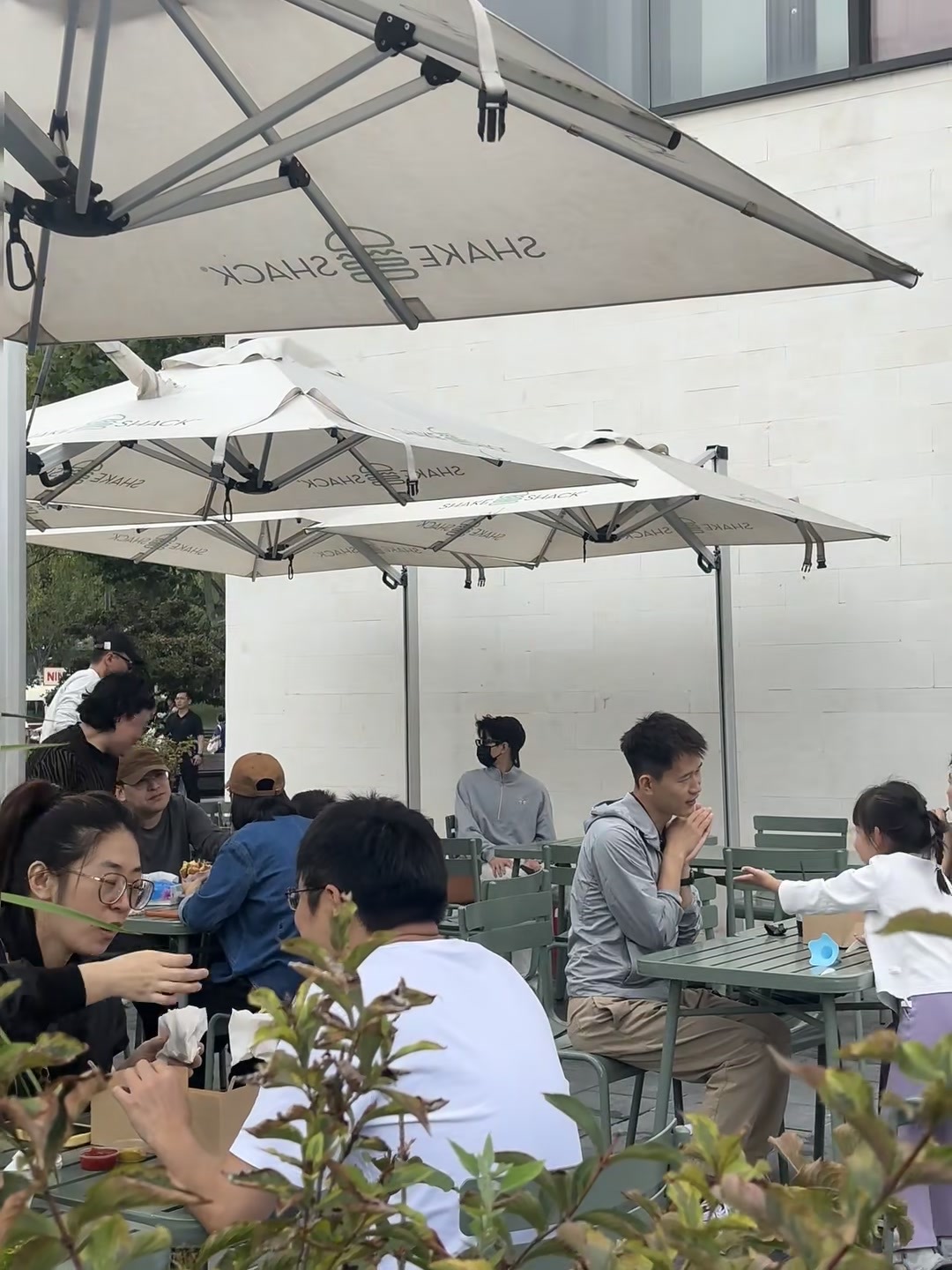 网友阿那亚偶遇杨洋！！阿那亚偶遇杨洋了 ​​​