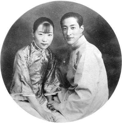 [微风]1962年，一位嘴唇、脸庞紫得发黑，头发全白、牙齿掉光，瘦到脱相的老人，