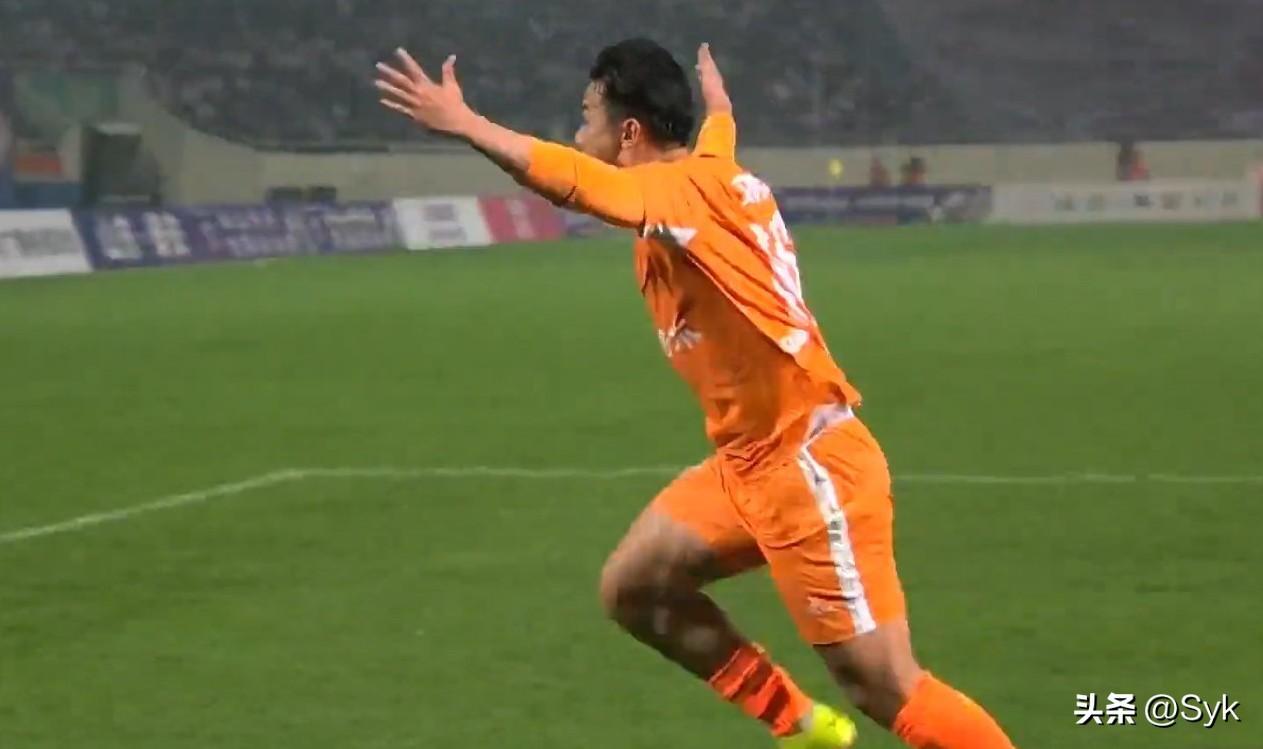 可惜了！玉树1-2遭绝杀，最后一战必须赢，三队同分拼净胜球决定排名！
 
CMG