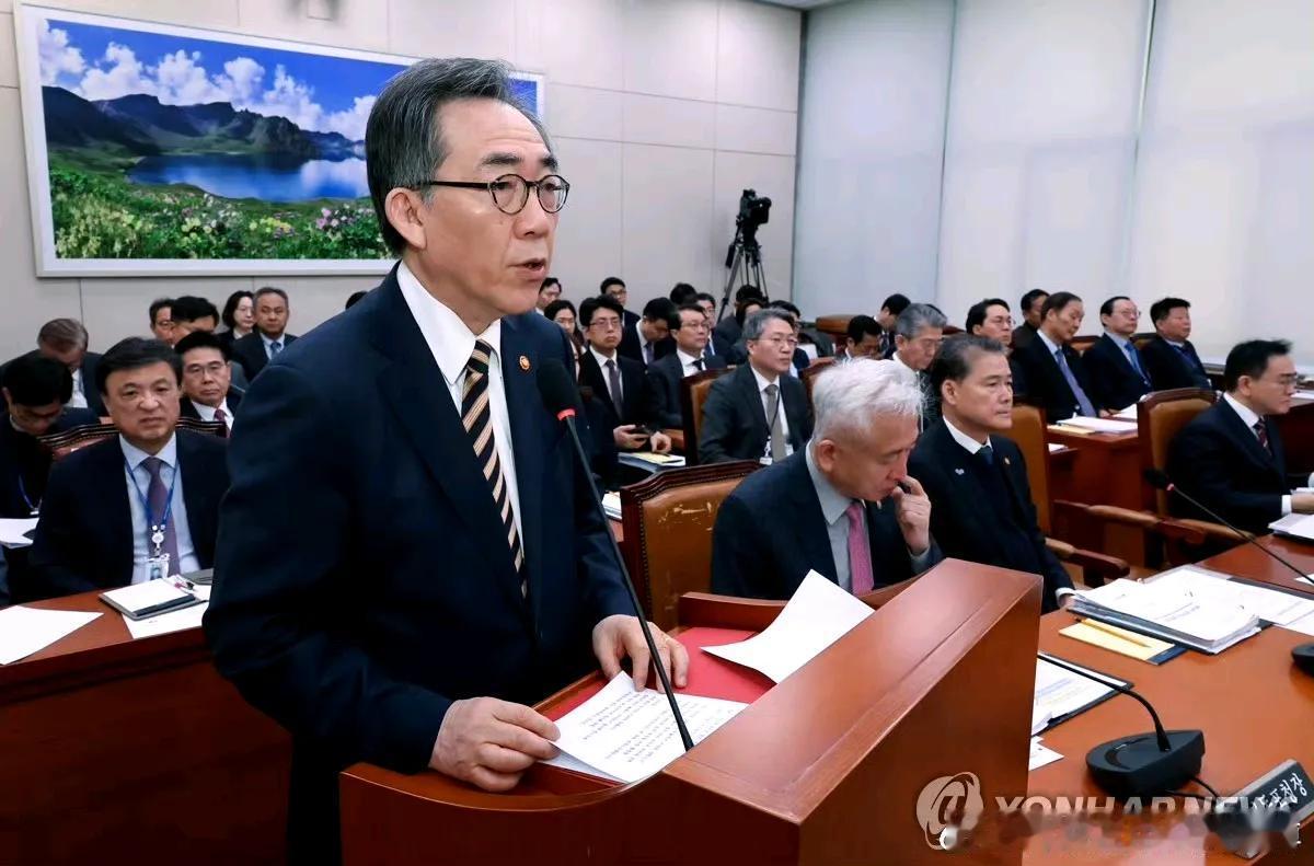 韩国外交部长官赵兑烈26日在国会表示，政府将持续维护好韩中关系，确保双边关系发展