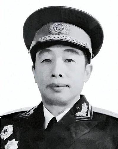 他是黄埔四期第一名，建国后婉拒上将军衔，毛主席称他为郭子。1955年全军授衔时，