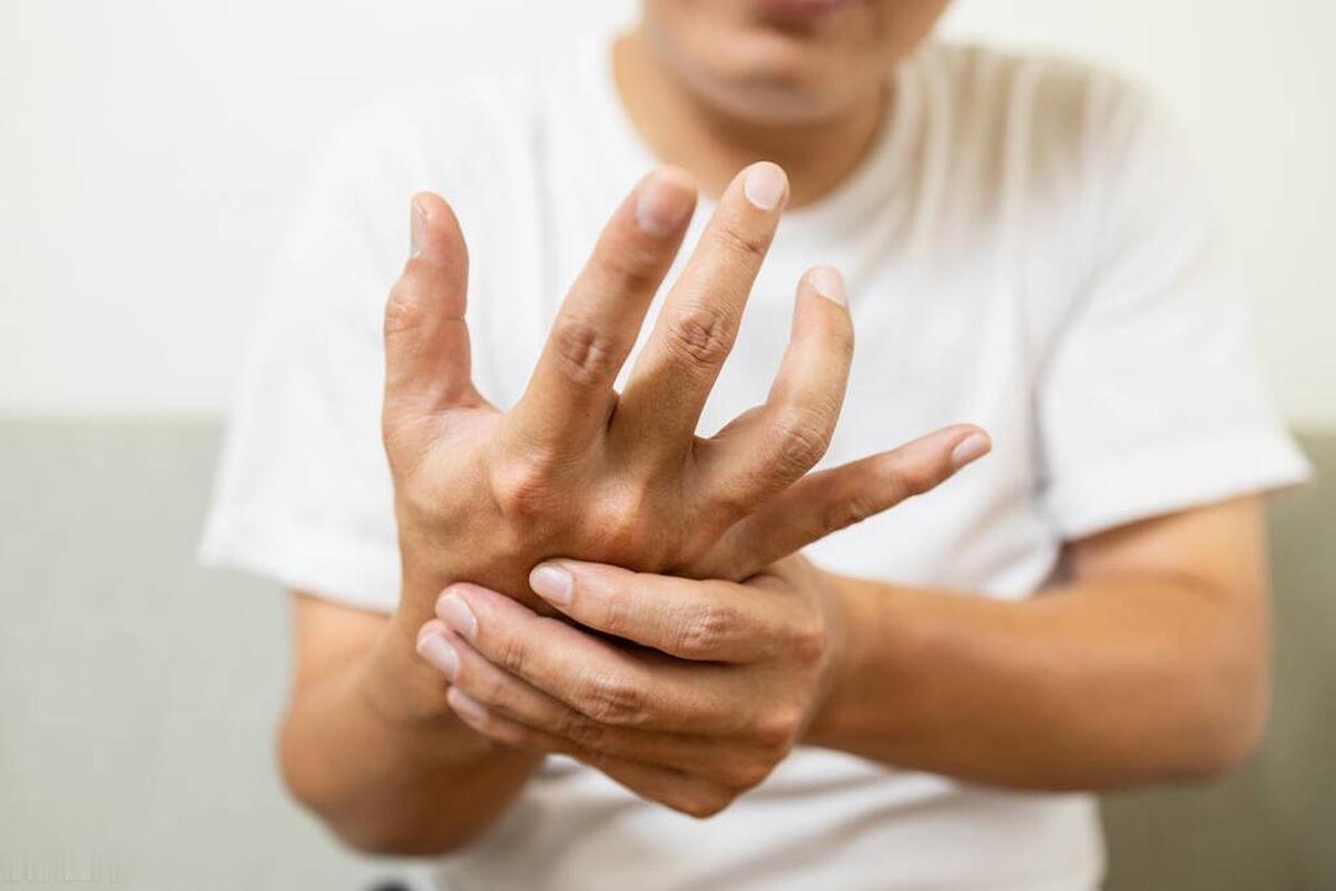 手是血糖“感应器”，手上出现3种变化，多半是糖尿病在向你靠近

1、手指感觉异常