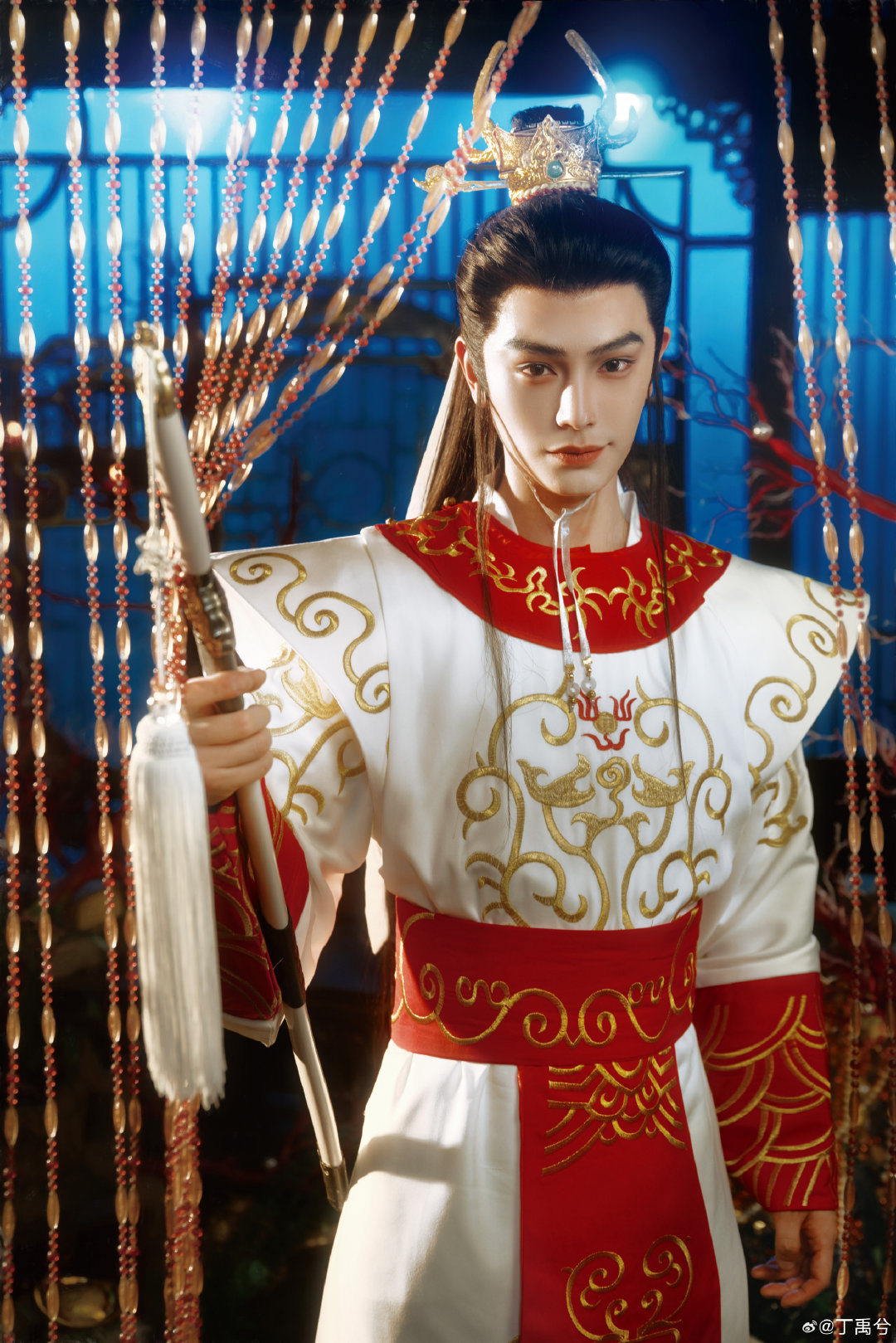 丁禹兮好人好事再加一！！真的是弹射着就出去了！！丁禹兮司宫令片场扶人丁禹兮好人好