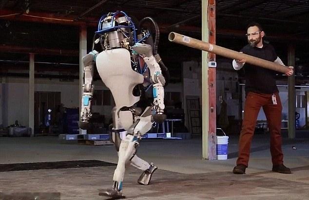 这个问题，真是引发了很多人的深思。机器人一定要做成人形吗？答案显然是否定的，但这