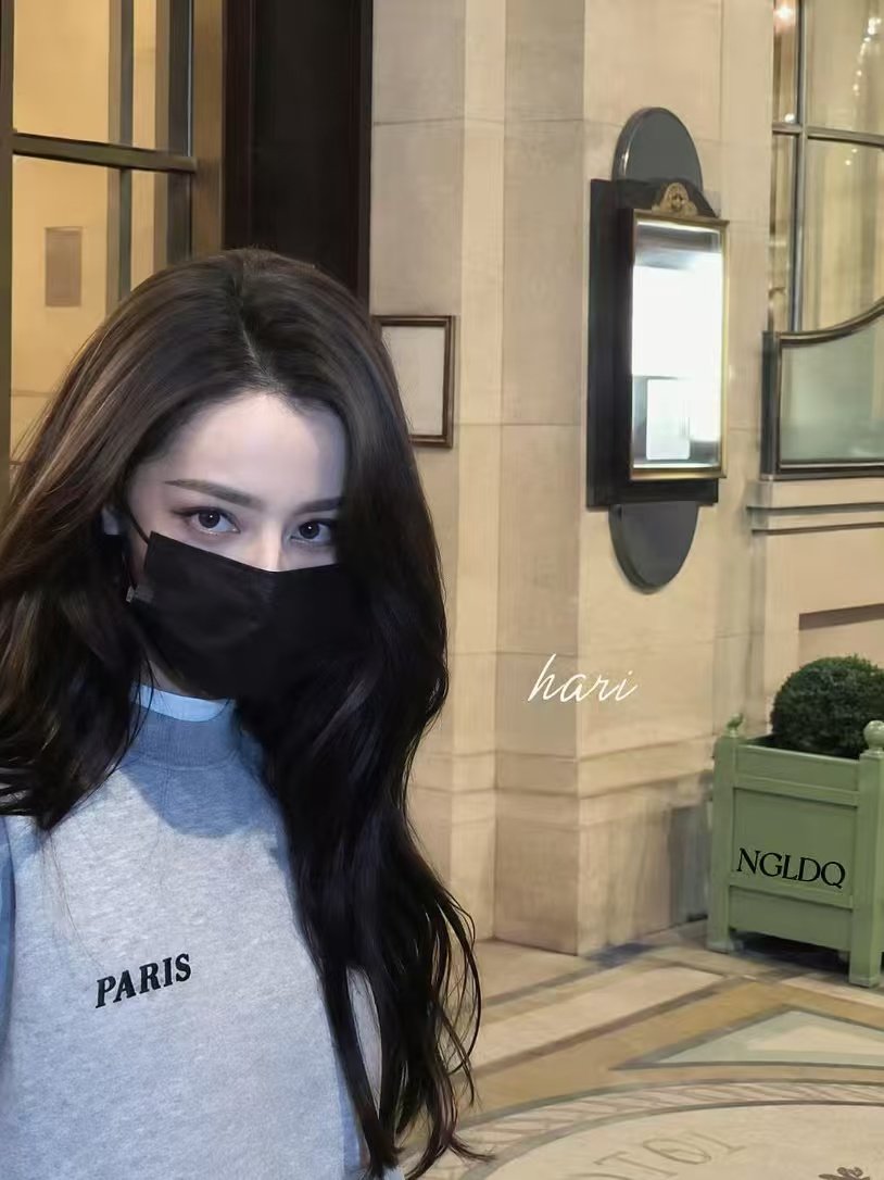 全巴黎最有腔调的女人迪丽热巴迪丽热巴全巴黎最有腔调的女人  全巴黎最有腔调的女人