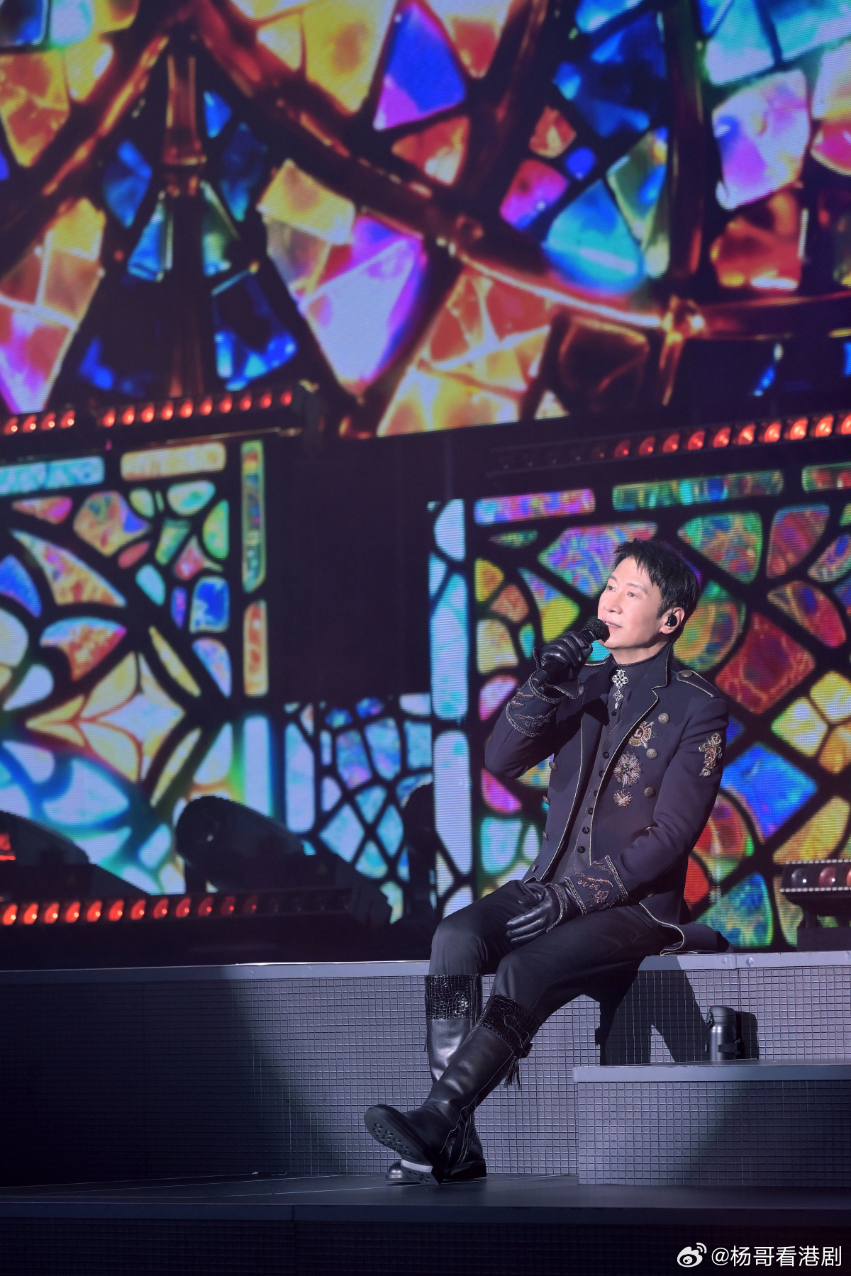 黎明2026紅館個唱開鑼！紅蘿蔔手燈照亮全場 謝幕暖心金句勁治愈.《黎明 LEO