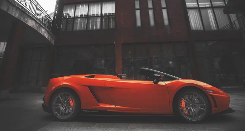 男子花410万从二手车商处买下兰博基尼跑车 ,开了四年发现多处存在维修换件情况 