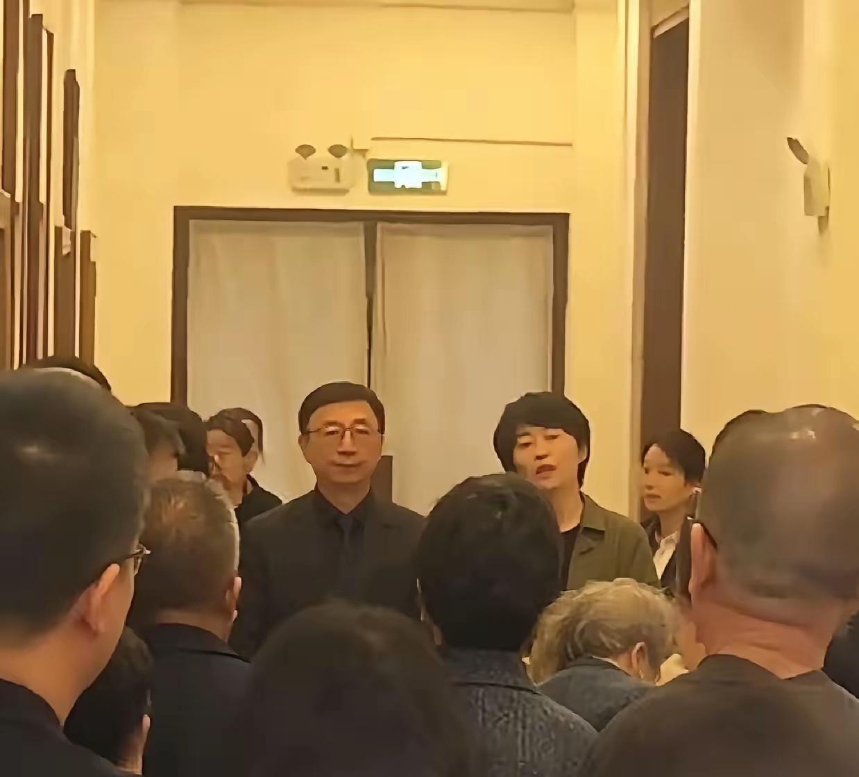 敬一丹走了，可她老公那个笑，看一次难受一次。

73岁的王梓木，华泰保险的创始人
