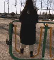 伊朗 （伊朗封锁霍尔木兹海峡）短期内，肯定有所得。但从长周期看，这无疑是押上伊朗