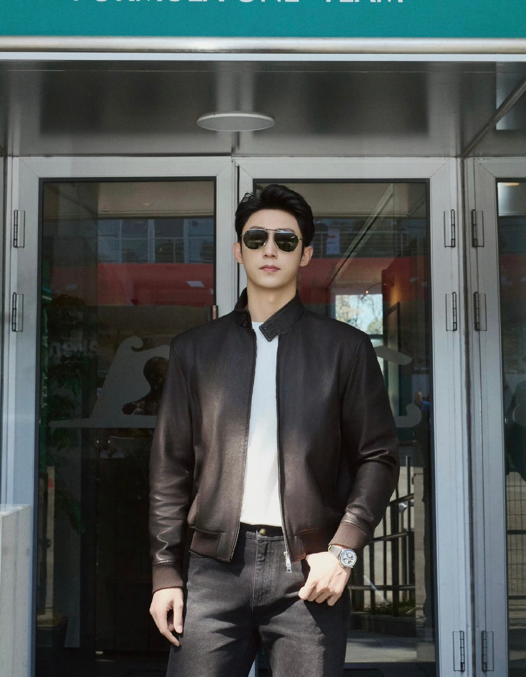 黄景瑜林臻东破次元同框 轻轻松松就被黄sir帅到了，而且没想到在发布会上看到黄景