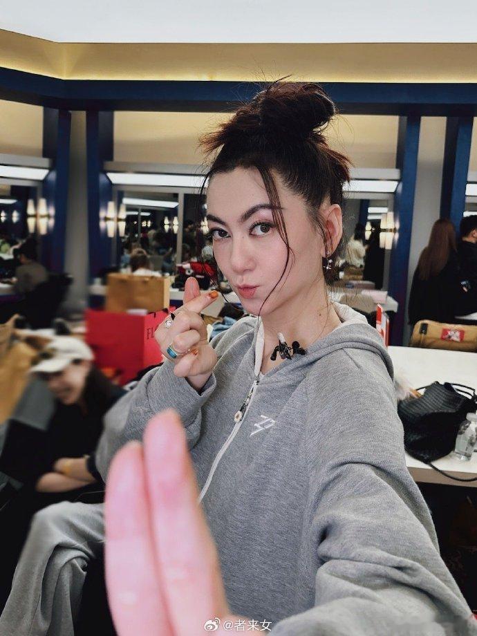 者来女退场体现浪姐精神 者来女带着初心而来带着释然离开，退场瞬间依旧光芒万丈，格