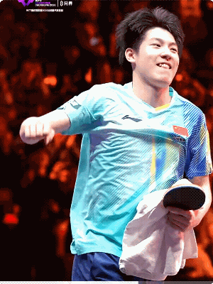 同是重庆站亚军，蒯曼被批温瑞博被夸。
作为国乒年轻一代的优秀选手，同是决赛输球，