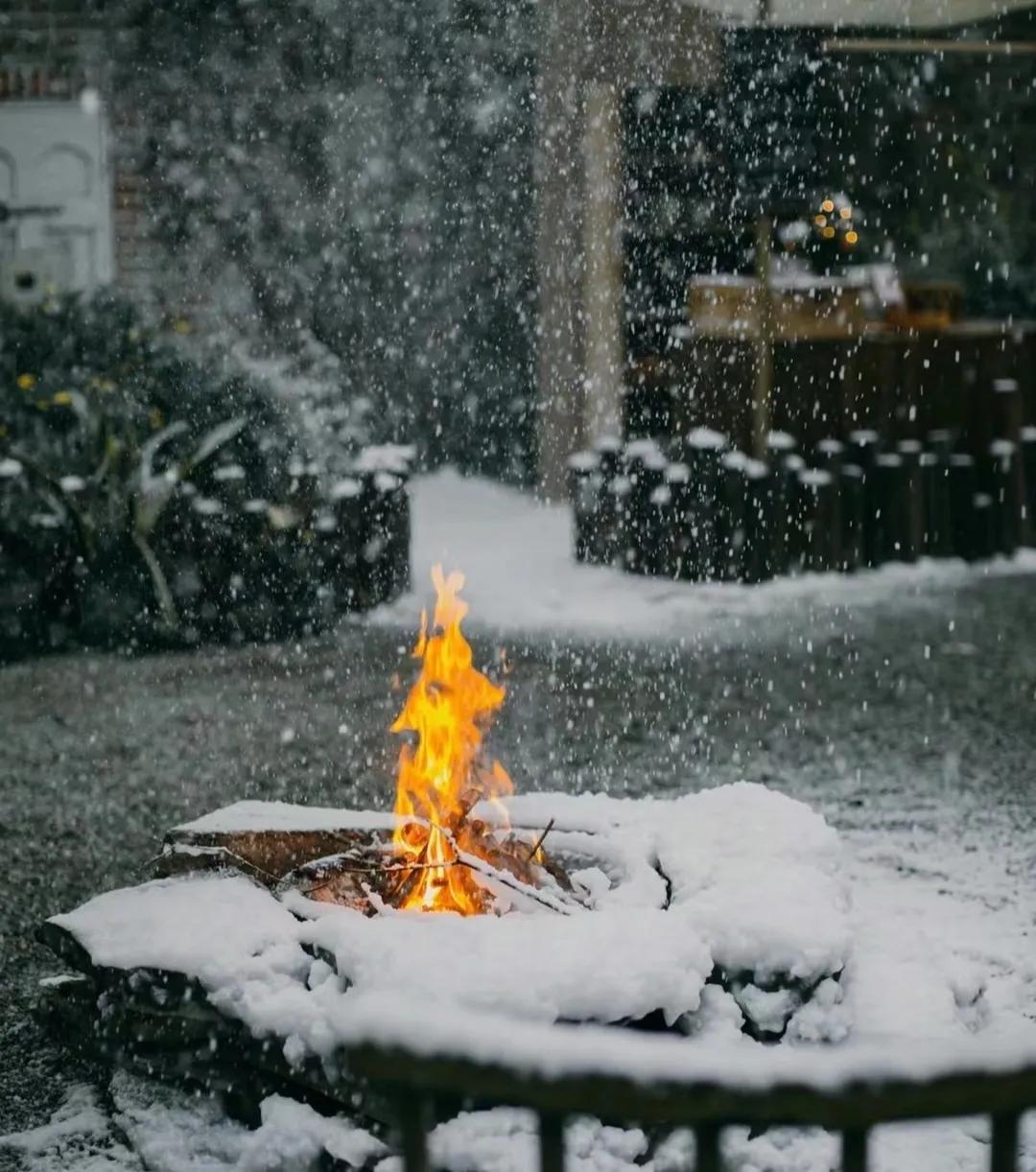 大家听说过没？
有的高龄老人在睡梦中就走了，
神态安详，面容红润。
听别人说，这
