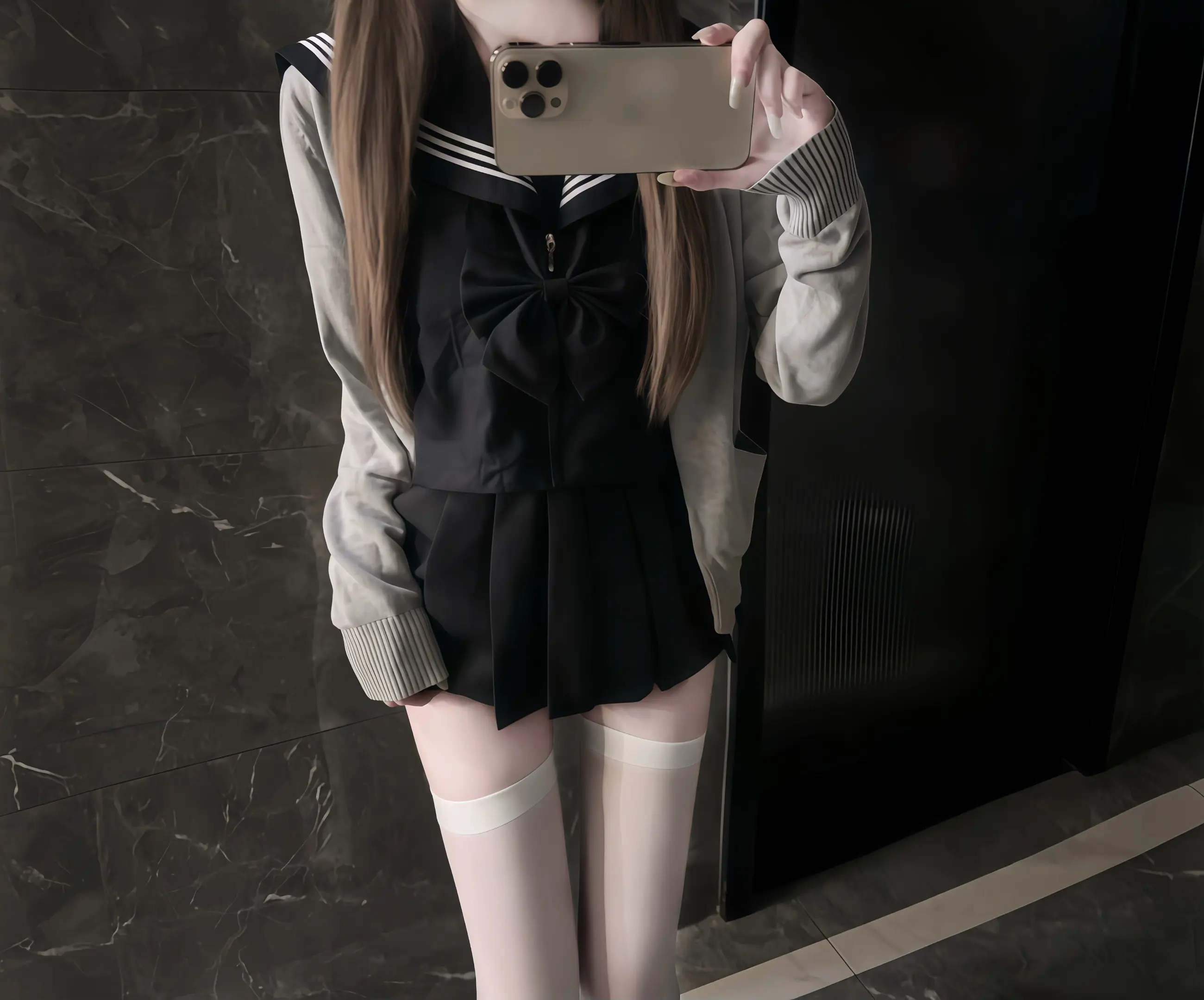 女孩不爱财 不爱颜 不爱浪漫 唯独爱贫穷时少年的真心