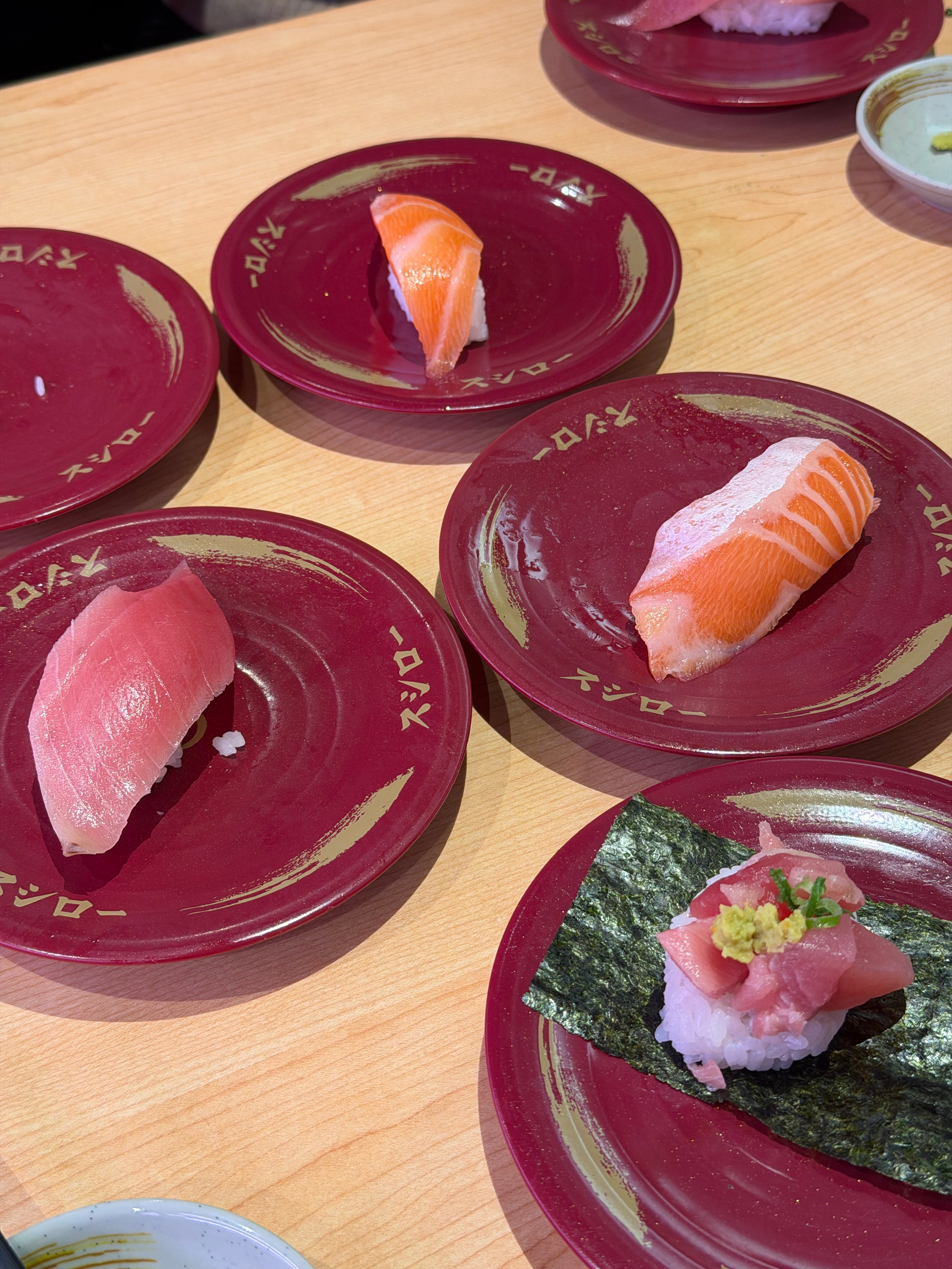 寿司郎 SIM卡 不说了…之前看海鲜市场，寿司郎那个黄牛票都去到50一个号了就离