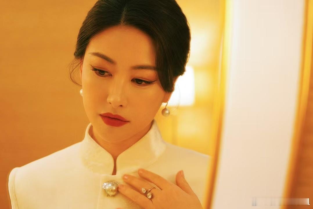 朱珠不愧是风情万种的女神！ 