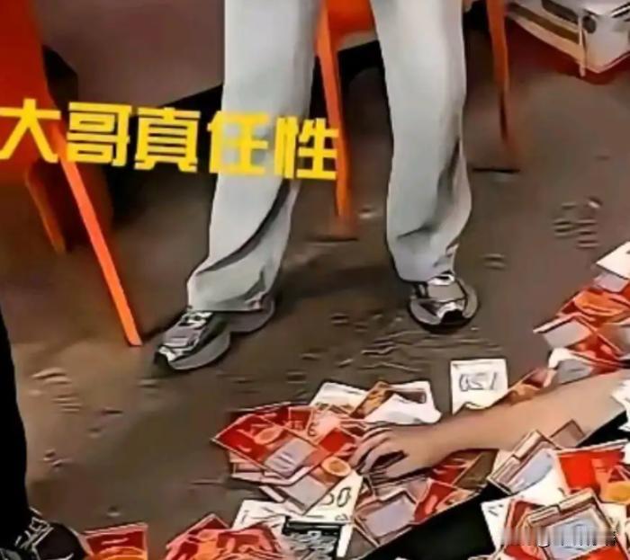 一男子为了验证刮刮乐不是坑，
豪砸21万多，把彩票店全包了，当场实测，结果一出，