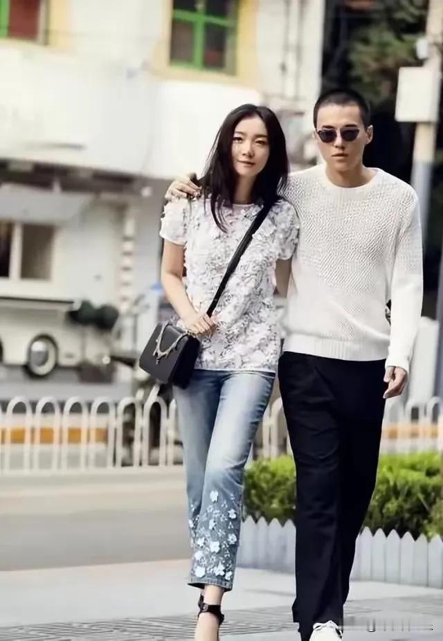 近日，演员王传君因电影《南京照相馆》的密集路演引发网友关注。影片取材于南京大屠杀