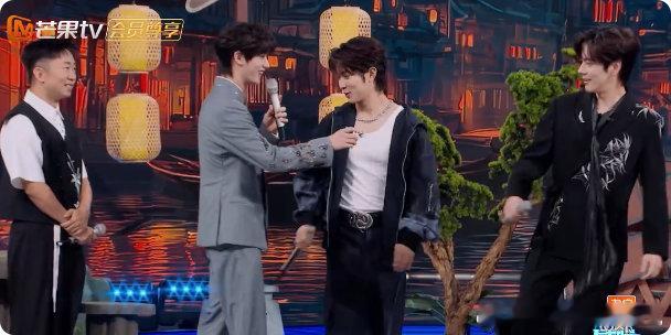 丁程鑫有福同享有难魏哲鸣当你好星期六魏哲鸣这波 “背锅” 太实诚了！丁程鑫把苦瓜