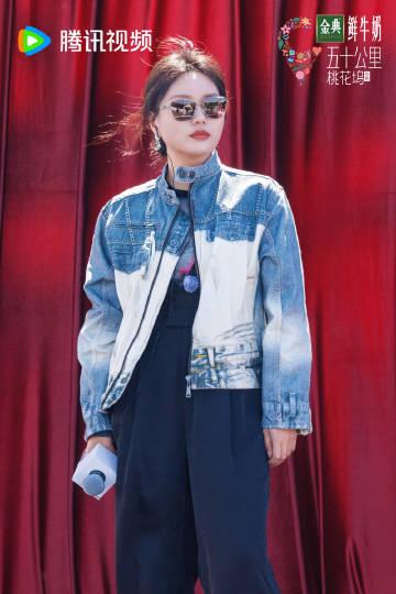 李雪琴说她演的古装戏感到很羞耻，演《折腰》就太羞耻了。
现在的艺人，不管男女，好