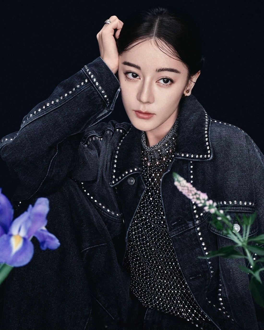 迪丽热巴新鲜大片出炉，演绎DIOR 2025早春系列！ ​​​