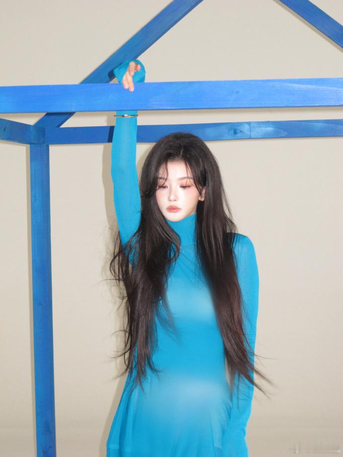 孔雪儿杂志销量孔雪儿生日刊战报生日刊妆容精致却不厚重，完美适配每一套造型主题。眉
