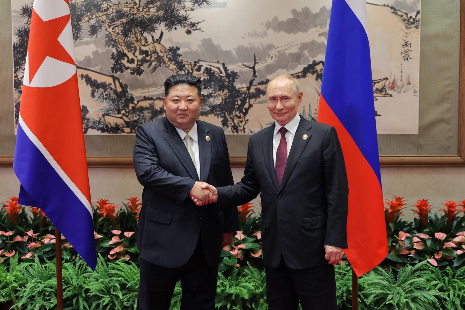 普京与金正恩在京会谈朝中社：金正恩表示，朝鲜将继续全力支持俄罗斯政府、军队和人民