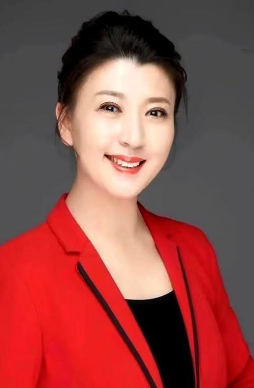 闫学晶没想到，
一觉醒来她的天要塌了，
自己无心说的一句话，竟然引起了全网的抵制