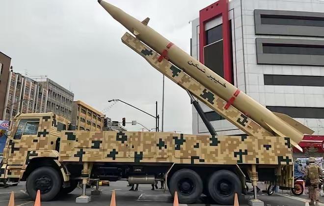 美国这次损失大了！伊朗发射10枚弹道导弹，直接摧毁了伊朗位于亚细亚地区的美军指挥