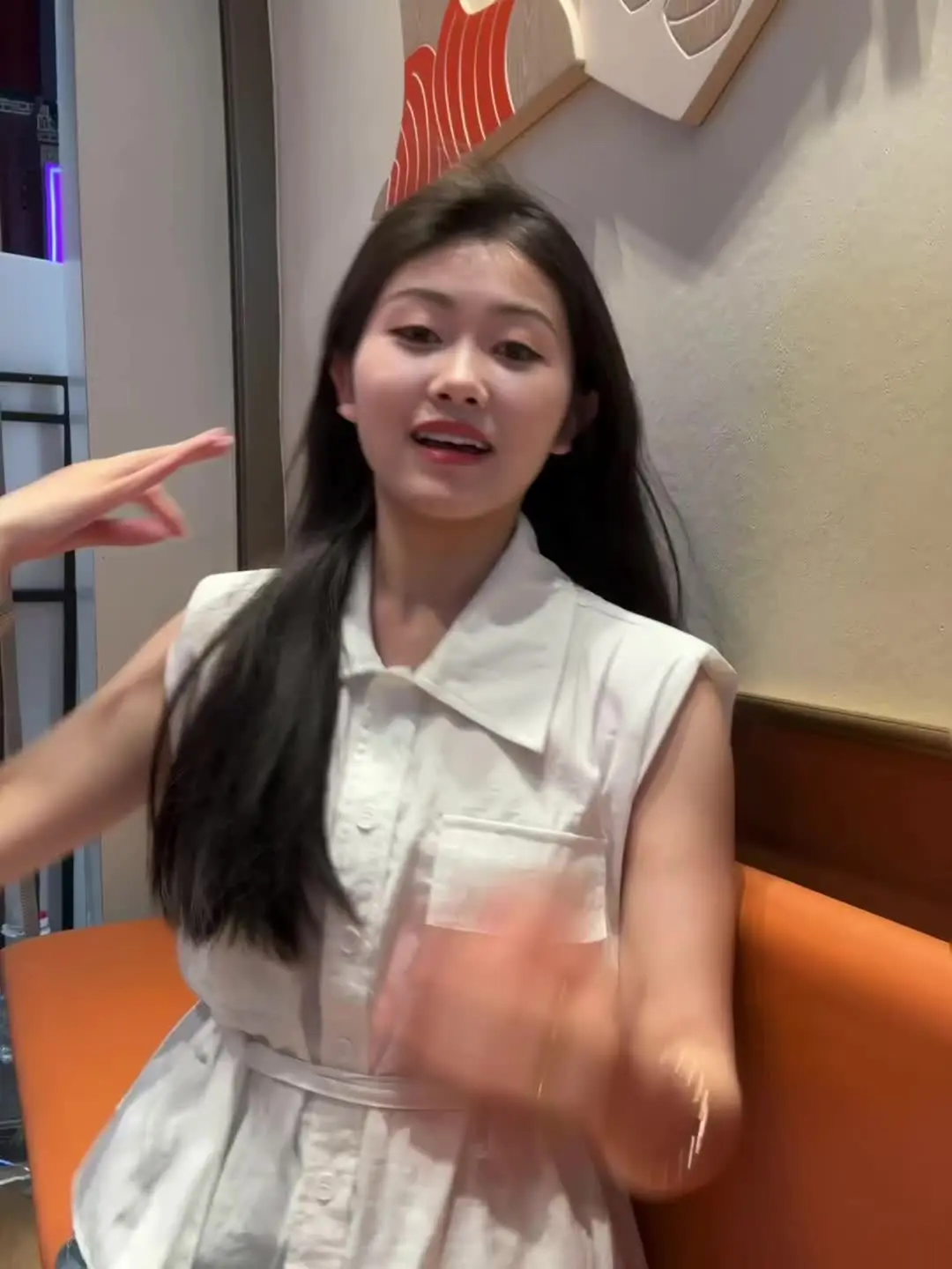 爱自由的进了体制内 內向的做了老师 上进的成了家庭主妇 恋爱脑的都晚婚...