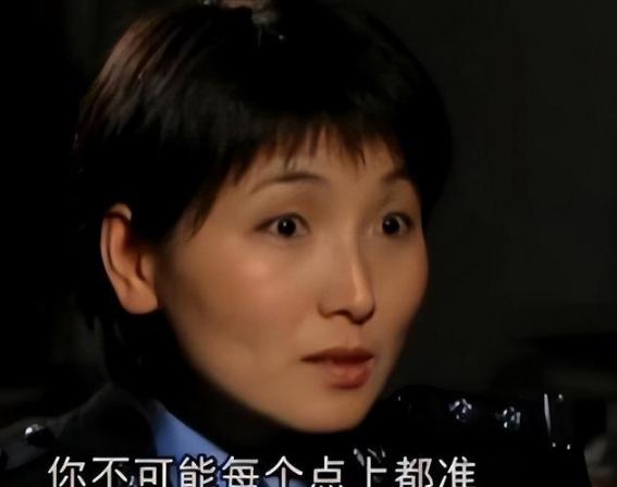 2006年，身陷囹圄的张高平偶然在监狱里看到电视上的女警官聂海芬，正对着镜头侃侃