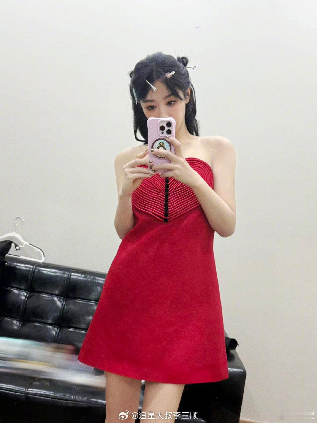 杨紫今日份营业照，美女请多营业