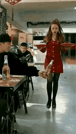 1 天呐！太飒了我的姐，反正我做不到。[震惊]
2 这波恩爱秀的也是没谁了。
3