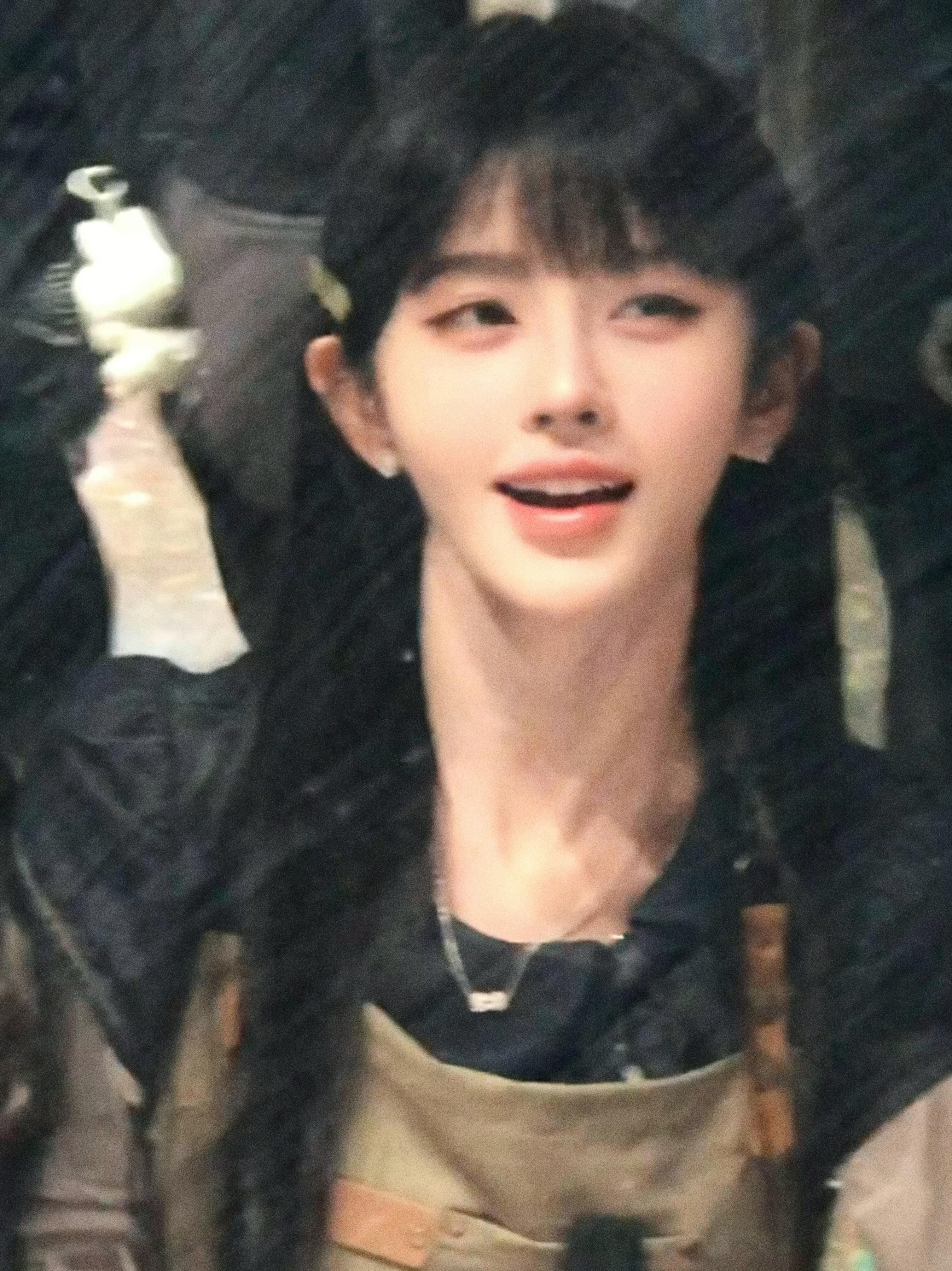 被鞠婧祎的美貌硬控了 