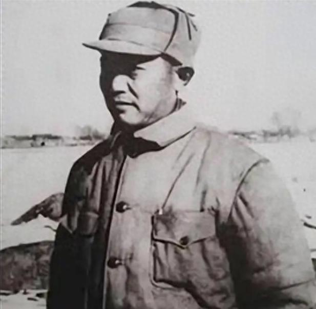 李先念和程子华 都是能打硬仗的好手，军事才能堪比大将水平。
但结果咋样？
李先念