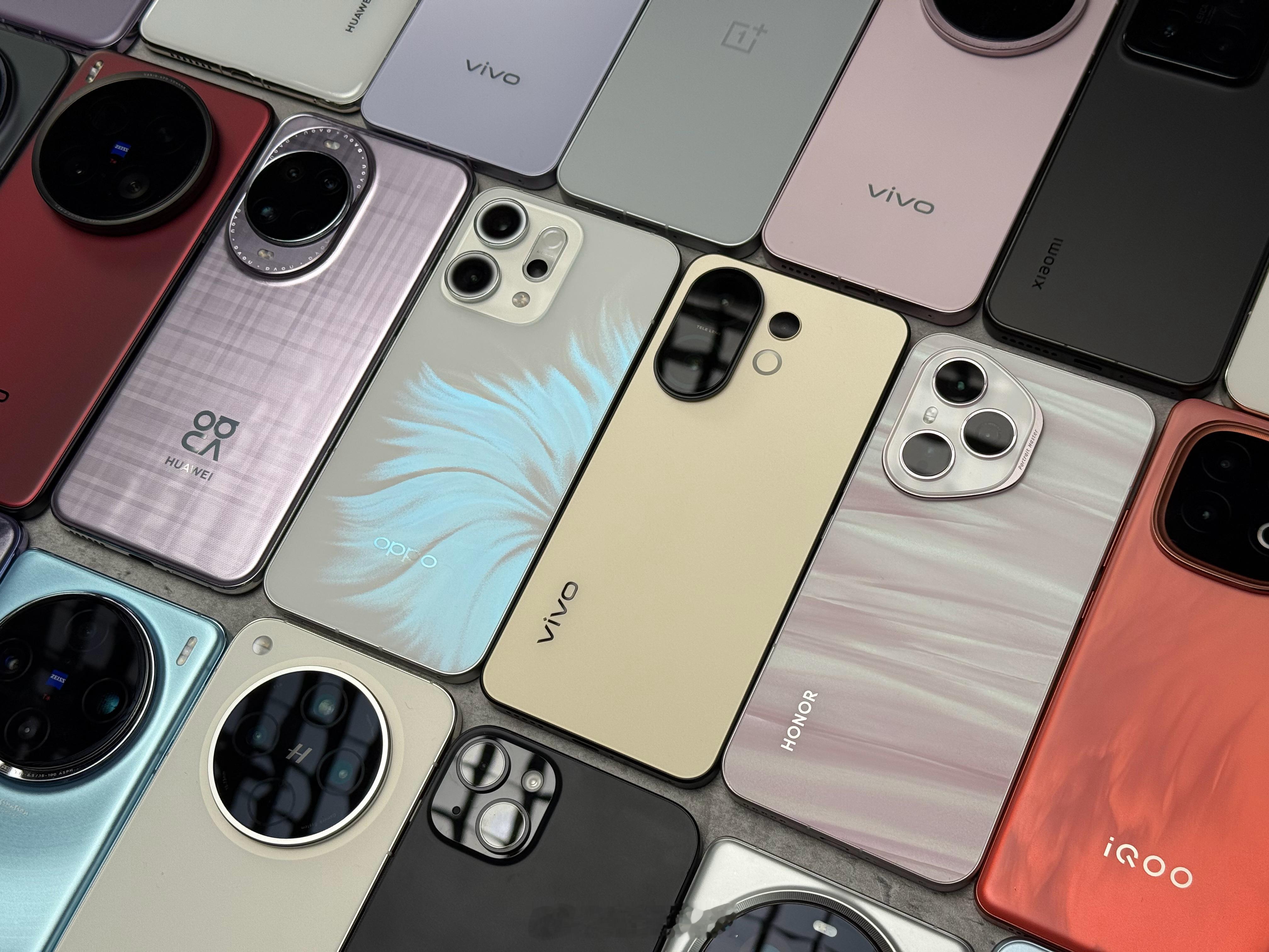 OPPO Reno14 Pro、荣耀400 Pro、华为nova 14 Ultr