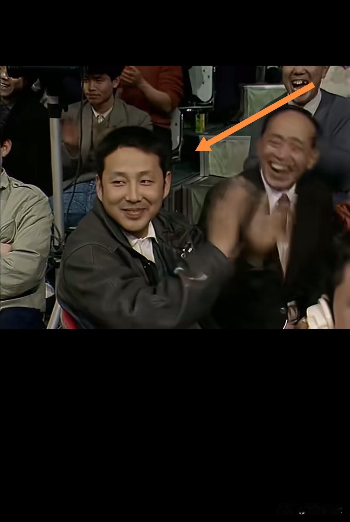 年轻时的陈道明老师，
也是玉树临风，一表人才。