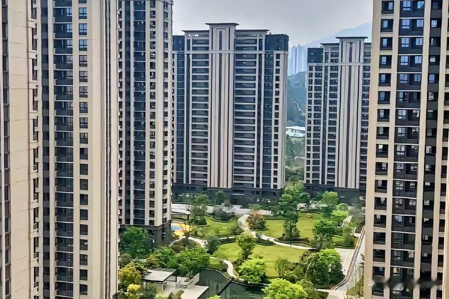 山东威海近10年的二手房价格变化趋势：
2017年，均价约为8232元/m²，同