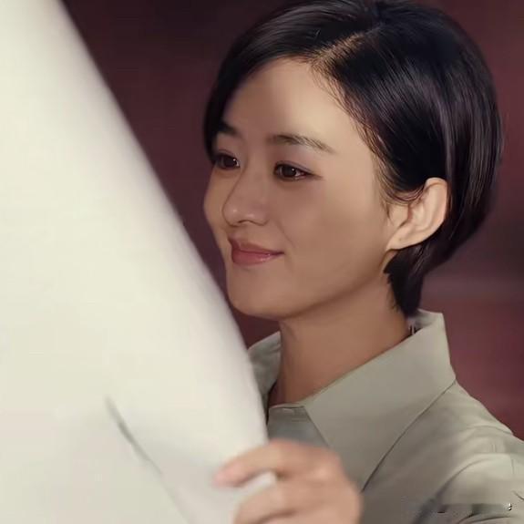 12月30日，赵丽颖黄晓明《小城往事》前脚下证，后脚定档，这回是真要播出了！
剧