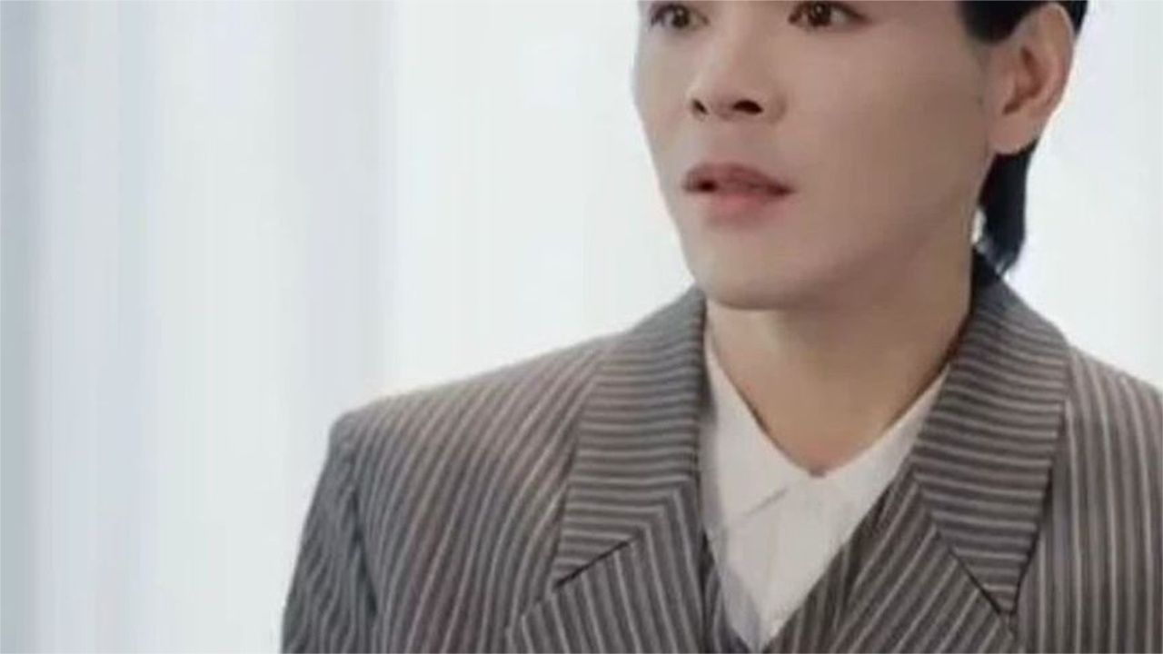 易立竞对话向佐：电影行业没落后，向太和向华强跑去印尼卖空调！