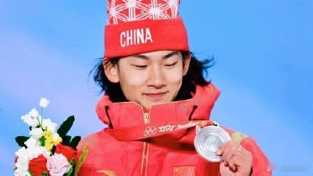 苏翊鸣说判罚完全公平  2月8日米兰冬奥会单板滑雪大跳台决赛，苏翊鸣以总分168