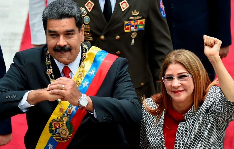 马杜罗儿子奔走捞爹。
却无人敢帮忙。

能帮上忙的。
不方便对美国下手。

帮不