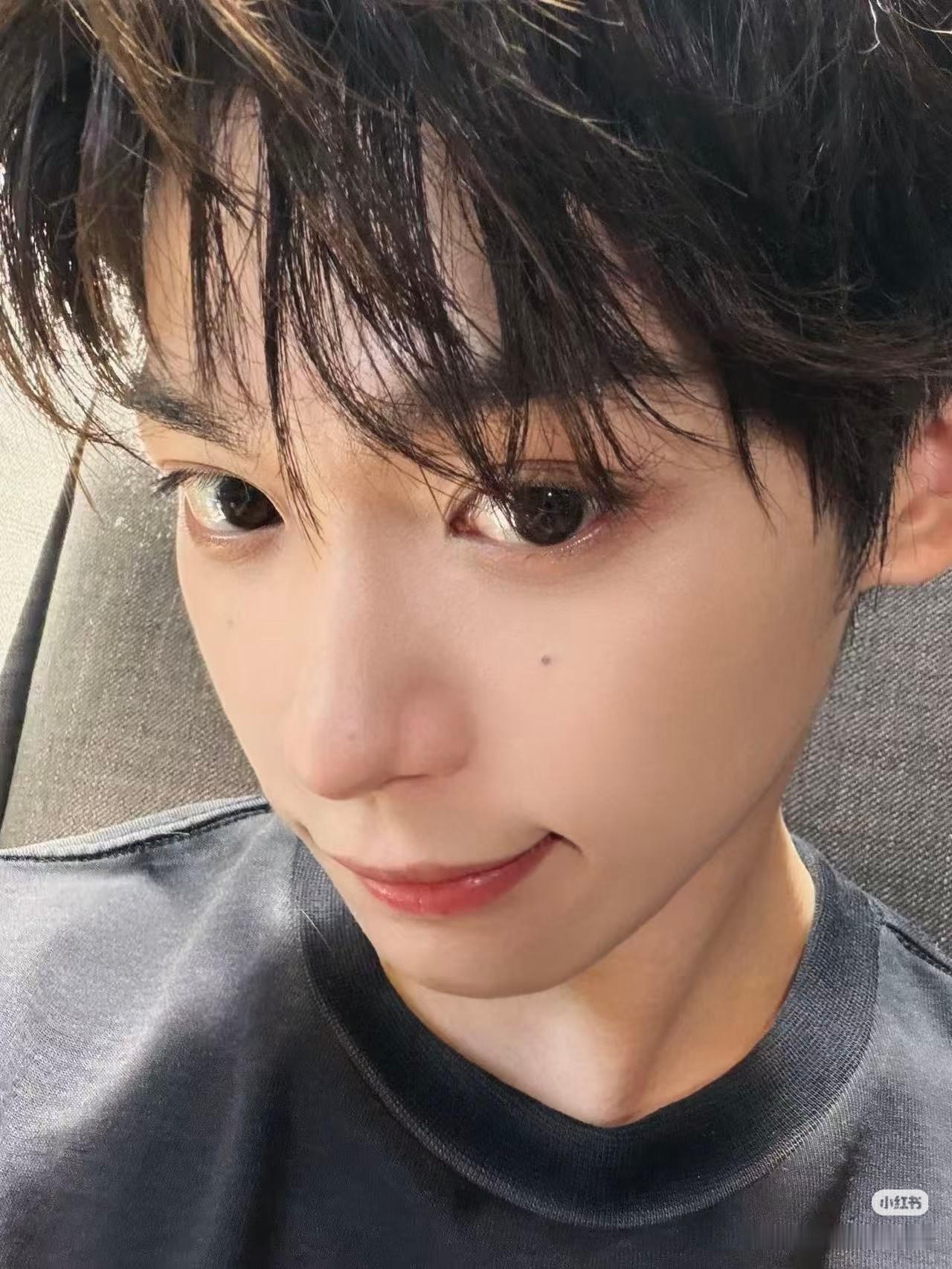 梓渝给小猫当造型师纸鱼是小猫 