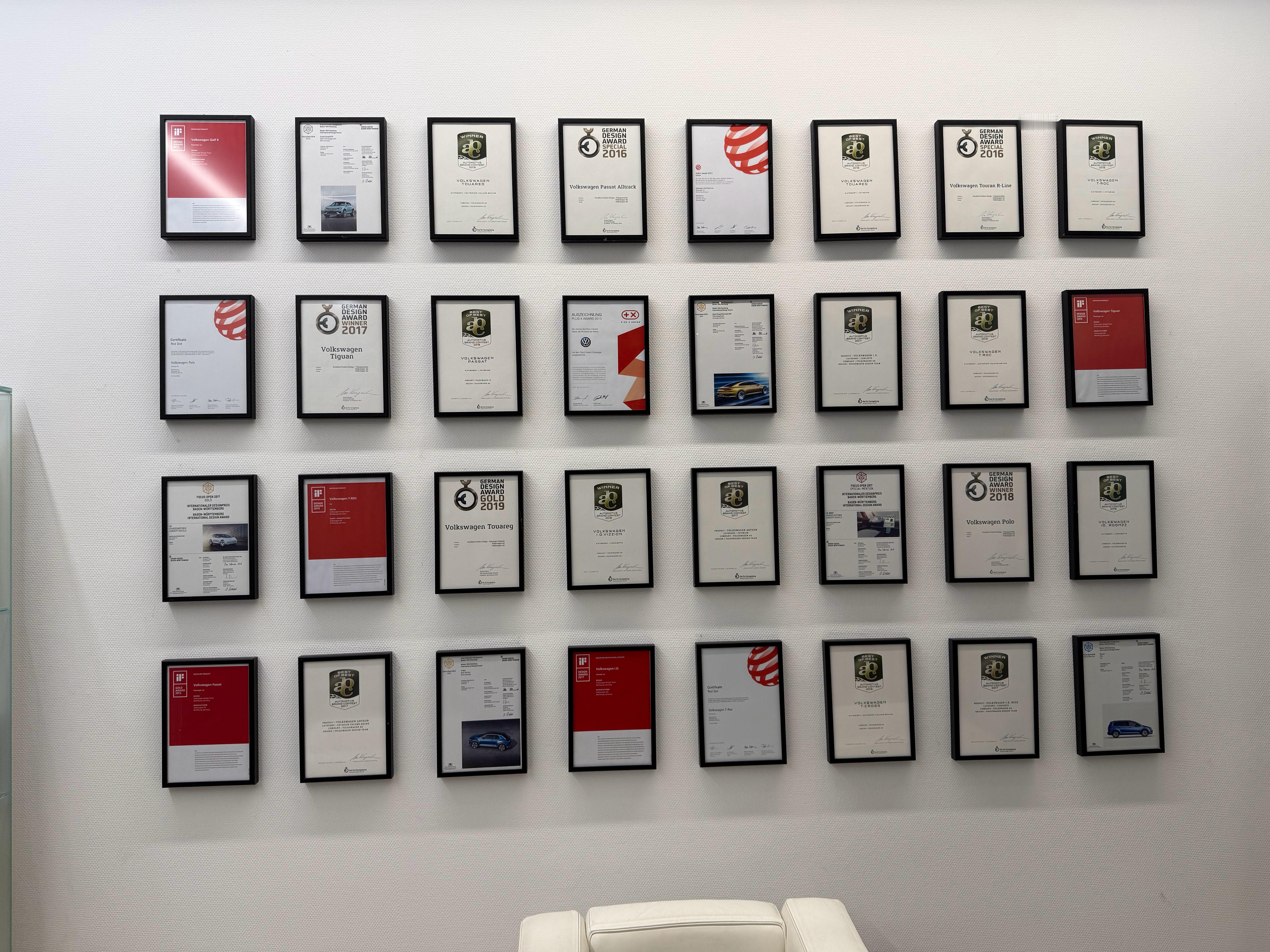 灵感，成于狼堡，耀于中国。 