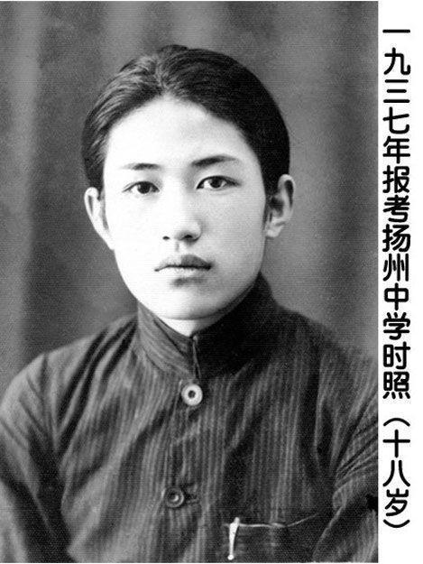 张艺谋的爷爷曾当过县长还缴过匪，这经历可太传奇了。在那个动荡的年代，能担任县长，