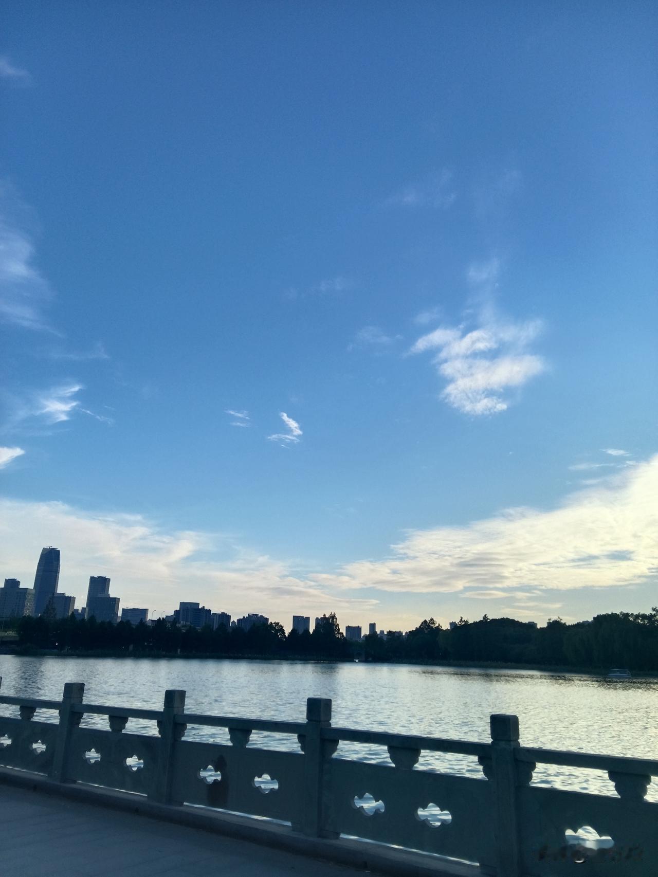 俄罗斯在全球互联网上的话语权根基，源自它推行的部分开放政策，尤其和伊朗、朝鲜这类