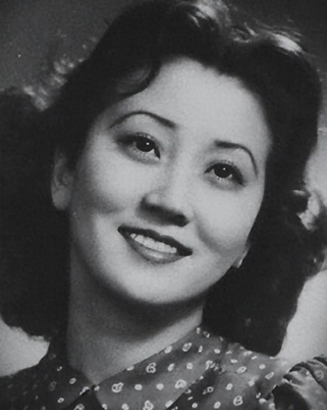 [微风]嫁给干哥哥钱学森，成就李双江，病逝13年后蒋英儿女都怎样了？  
 
当
